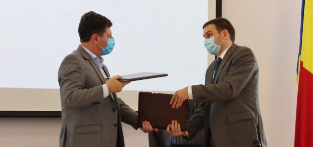 Iustin Cionca a semnat contractul pentru începerea lucrărilor la drumul județean Arad-Șiria-Pâncota, din fonduri europene!