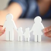 2 iunie, Ziua națională a adopției. În județul Arad adopția copiilor a cunoscut în fiecare an o creștere!