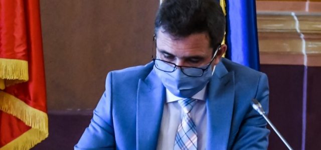 Primarul Călin Bibarț este deranjat de aparatele de aer condiționat de pe fațade și vrea autorizație de construcție