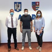 Sergiu Bîlcea:,,Donație de 18 000 de măști pentru școlile din Arad”