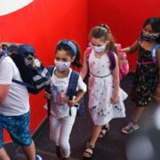 Scenariu roșu în tot mai multe școli din județul Arad