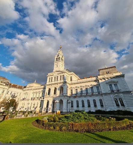 Restricții temporare de circulație în zona Primăriei Arad