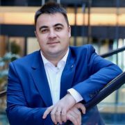 Vlad Botoș se retrage din funcția de președinte USR Arad. Răzvan Anghel devine interimar până la alegeri