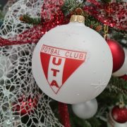 Tombolă cu premii de Crăciun, la magazinul suporterilor utişti.