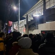 Zeci de suporteri l-au aşteptat pe Balint după umilinţa cu Astra. Susţinere în lupta pentru salvare