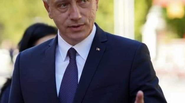 Mihai Fifor: ”Președintele Iohannis poate pune capăt imediat crizei politice prin solicitarea demisiei premierului Cîțu!”