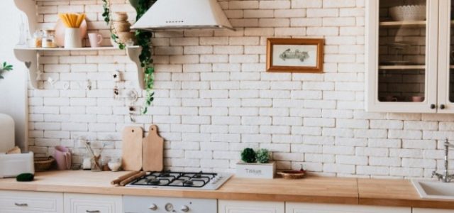 TOP 7 idei pentru amenajarea bucătăriei – Iată cum o poți decora fără a cheltui prea mulți bani!