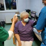 Primul cadru medical din Arad care a fost vaccinat împotriva Coronavirus