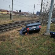 Accident spectaculos la intrarea în Arad, două tinere șoferițe implicate