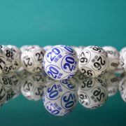 „Câștigătoarea” loteriei jackpot spune că a distrus biletul de 26 de milioane de dolari în mașina de rufe