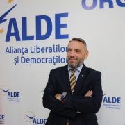 Tiberiu Dekany: Liderii PNL se bat pentru putere în partid în timp ce inundațiile îi afectează pe români