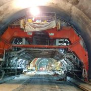 Iustin Cionca: „La tunelul feroviar de la Bata se lucrează neîntrerupt și ar putea fi gata anul viitor”