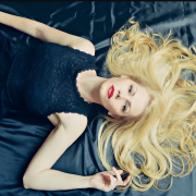 Eleganța desăvârșită prin purtarea rochiei potrivite