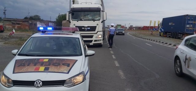 ACȚIUNE A POLIȚIȘTILOR RUTIERI, PE ȘOSEAUA ARAD-ȘIRIA