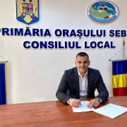 Primarul din Sebiș a semnat un nou contract pe fonduri europene de peste 15 milioane de lei