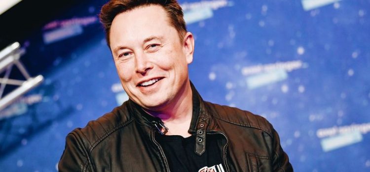 Utilizatorii Twitter cred că Musk ar trebui să vândă 10% din participaţia deţinută la Tesla
