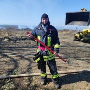 Zile și nopți grele pentru pompierii din Pecica, Peregul Mare și Arad! Cel mai mare incendiu din acest an nu a fost încă stins!