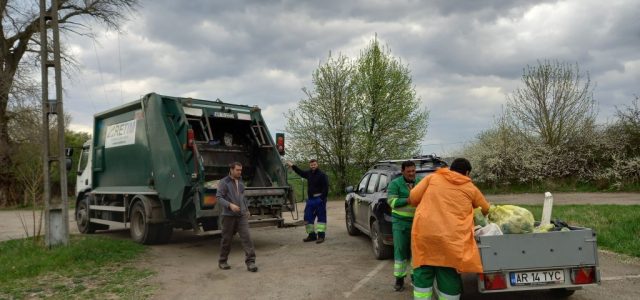 Peste 70 de saci de gunoi strânși din zona ”Zori de Zi”