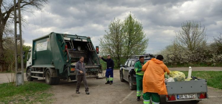 Peste 70 de saci de gunoi strânși din zona ”Zori de Zi”