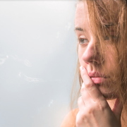 Tratament naturist depresie și anxietate – 5 remedii eficiente
