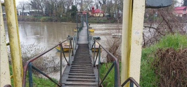În linie dreaptă cu realizarea noii pasarele spre Trei Insule
