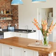 Cum sa decorati o bucatarie mica: Idei si Solutii