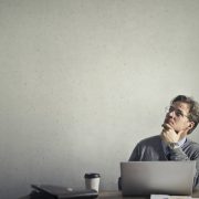 TREI modalități abordate de oameni pentru a diminua nivelul de stres