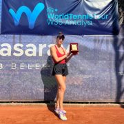 Cristina Dinu cucerește trofeul de la ITF 35 Antalya