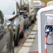 Pecica: Primăria a mai câștigat o finanțare din fonduri europene nerambursabile! Posesorii de automobile electrice sau hibride le vor putea încărca gratuit! 33 de stații de încărcare vor fi amplasate în oraș și în satul aparținător Sederhat.