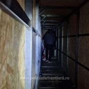17 refugiați au încercat să treacă ilegal frontiera, ascunși într-un TIR
