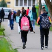 Elevii intră în vacanță începând de vineri, după terminarea cursurilor