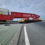 Legătura cu județul Timiș, blocată din cauza unui transport agabaritic care tranzitează regiunea