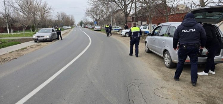 Zeci de șoferi, amendați la trecerile de cale ferată din județul Arad