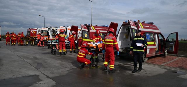 Exercițiu de amploare desfășurat de pompierii militari arădeni în Sântana
