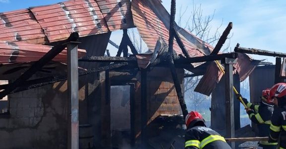 Zeci de situații de urgență pentru pompierii arădeni, în doar 24 de ore