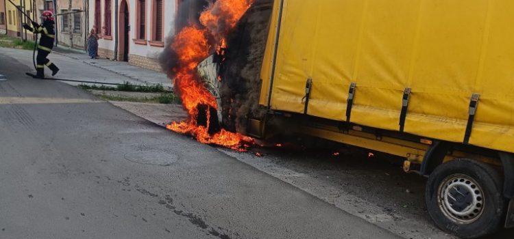 Bărbat din Macea, reținut pentru incendierea unei camionete în municipiul Arad