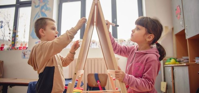 Investiție în educația timpurie în județul Arad: 2.100 de copii, 229 de părinți și 41 de educatori beneficiază de sprijin integrat prin programul „Start în educație”