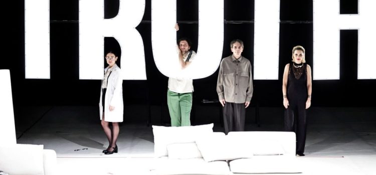Spectacolul ADEVĂRUL, la Festivalul Internațional de Teatru Nou de la Arad