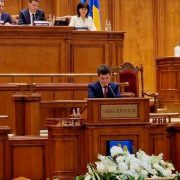 Nicușor Dan a depus jurământul în Parlament