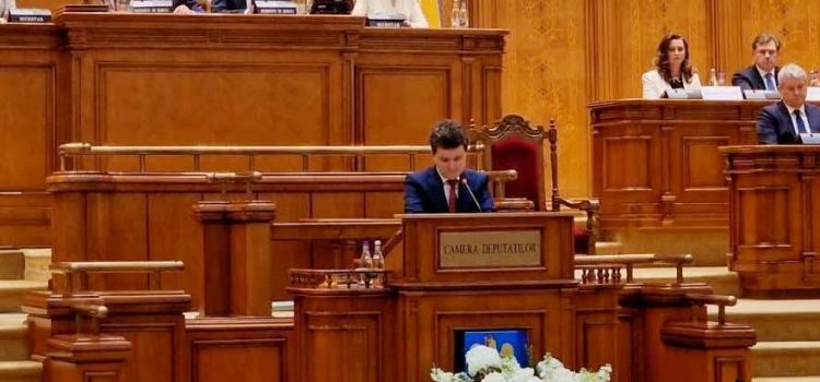 Nicușor Dan a depus jurământul în Parlament