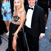 Andreea Cormier Wacker, designerul de origine arădeană cu renume internațional, a fost din nou o prezență de marcă la Festivalul de Film de la Cannes 2025