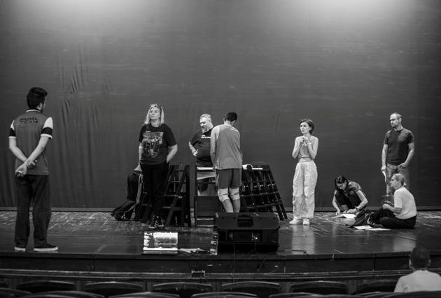 Teatrul Clasic Ioan Slavici Arad încheie stagiunea cu un spectacol-provocare și o dezbatere sociologică