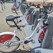 Primăria Arad a sesizat Poliția pentru zeci de tentative de furt a bicicletelor de închiriat