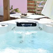 Amenajarea unei zone de wellness acasă: de la jacuzzi la aromaterapie