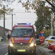 Accident între două autoturisme în municipiul Arad. Trei persoane au ajuns în spital