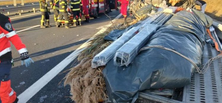 Accident grav pe autostrada Arad-Nădlac. Cinci persoane au ajuns la spital