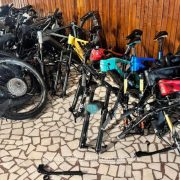 20 de biciclete și o trotinetă electrică, estimate la 475.000 de lei, descoperite de polițiștii de frontieră la Nădlac