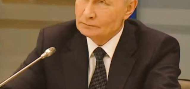 Putin mulțumește armatei sale în aceeași zi în care NATO avertizează asupra amenințării rusești