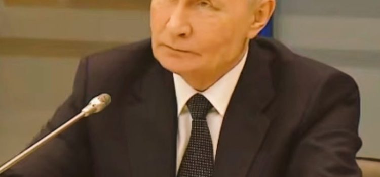 Putin mulțumește armatei sale în aceeași zi în care NATO avertizează asupra amenințării rusești