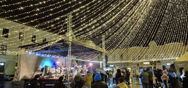 Ducu Bertzi și Constantin Neculae, Eduard Cotoară&Live Band și Dana Florian, la Târgul de Crăciun din Arad